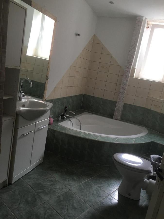 Zimmer In Kaiserslautern Exteriör bild